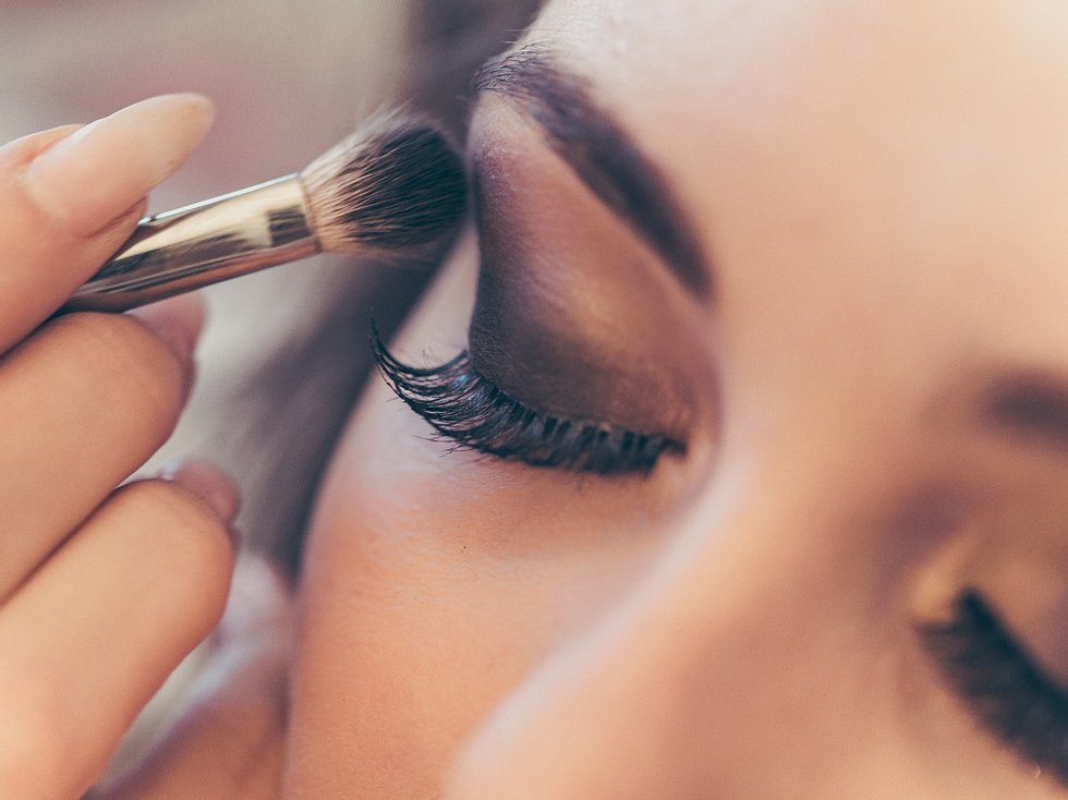 Braune Augen Schminken So Bringst Du Sie Mit Dem Richtigen Make Up Zum Strahlen Wunderweib