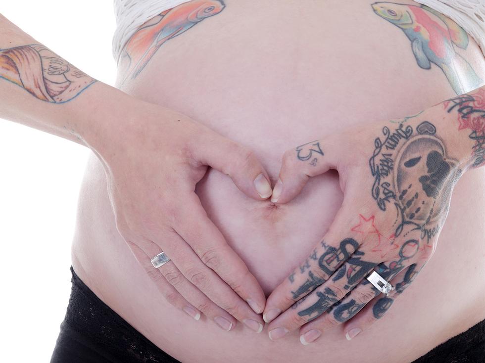 Ist Ein Tattoo In Der Schwangerschaft Wirklich Eine Gute Idee Wunderweib