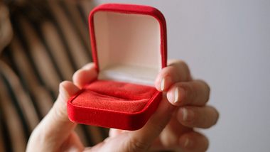 10 Anzeichen, dass er dich niemals heiraten will und nur hinhält - Foto: Victor Golmer/iStock