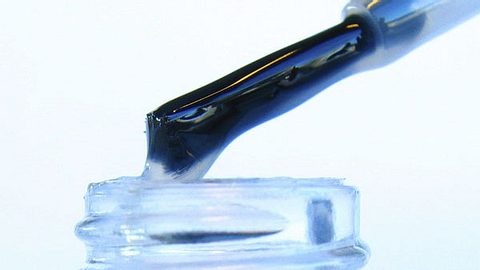 10 dinge fuer die man klaren nagellack noch verwenden kann - Foto: iStockphoto.com