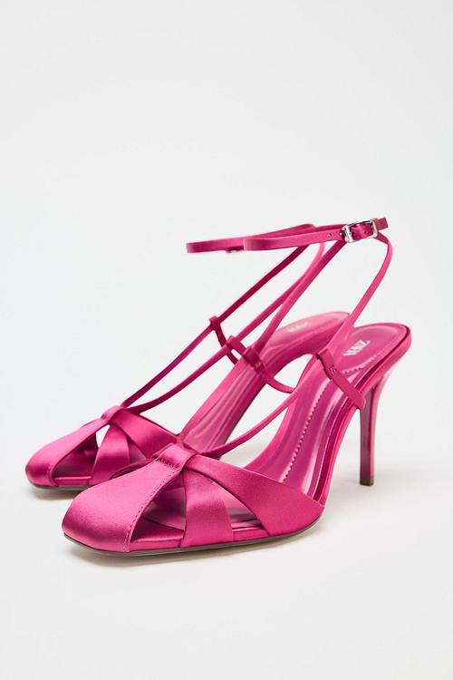 SANDALETTE MIT ABSATZ IM SATIN-EFFEKT