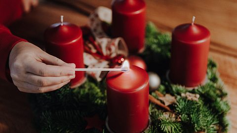 Adventskranz - Foto: NRuedisueli / iStock (Symbolbild)