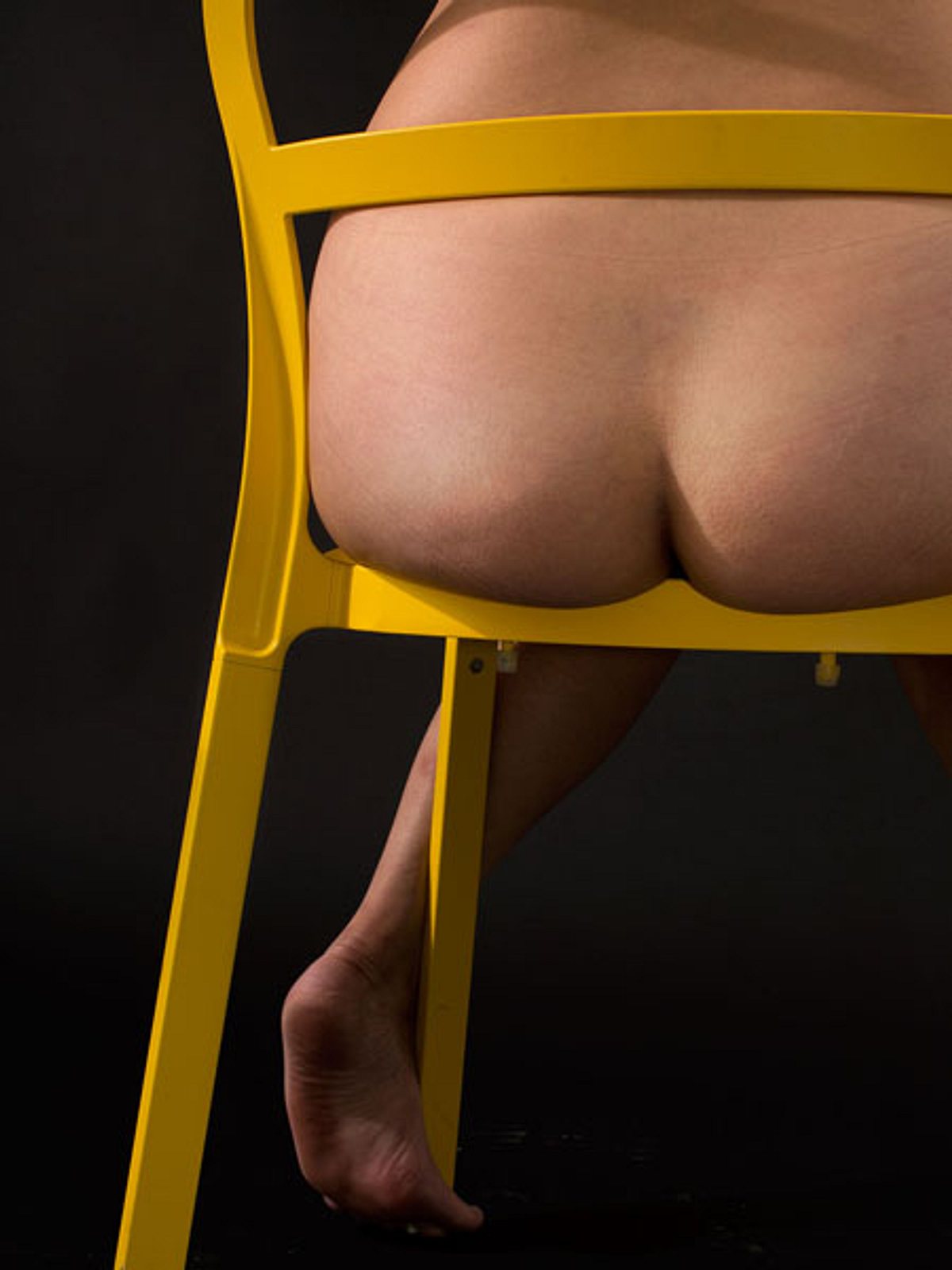 30 bilder von unretuschierten hintern gelber stuhl