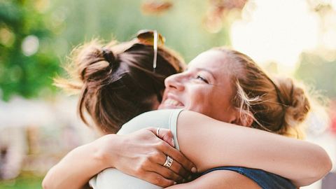 5 Anzeichen dafür, dass eure Freundschaft ewig halten wird - Foto: iStock
