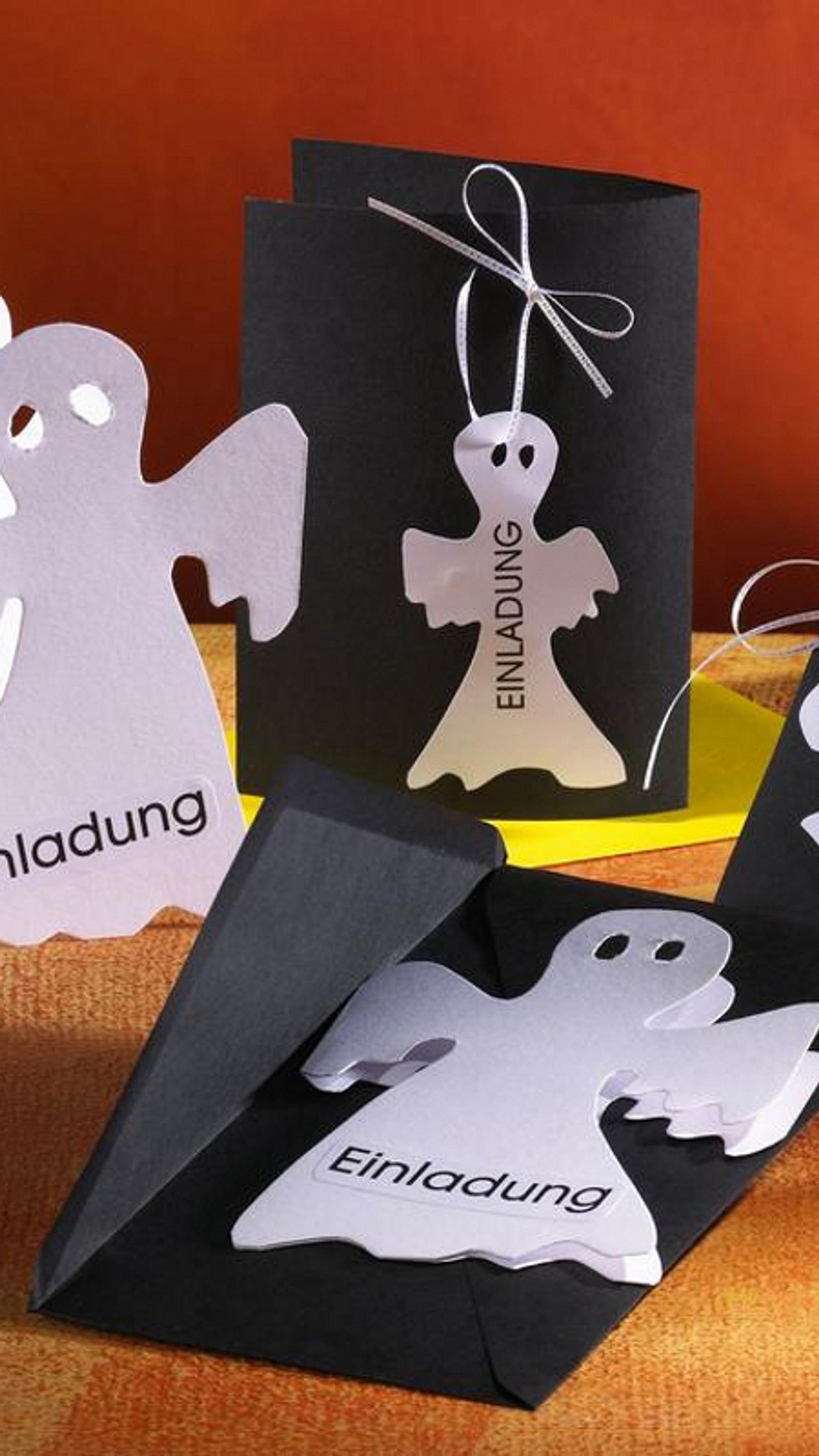 Halloween-Party: Einladungskarte mit Gespenst | Wunderweib