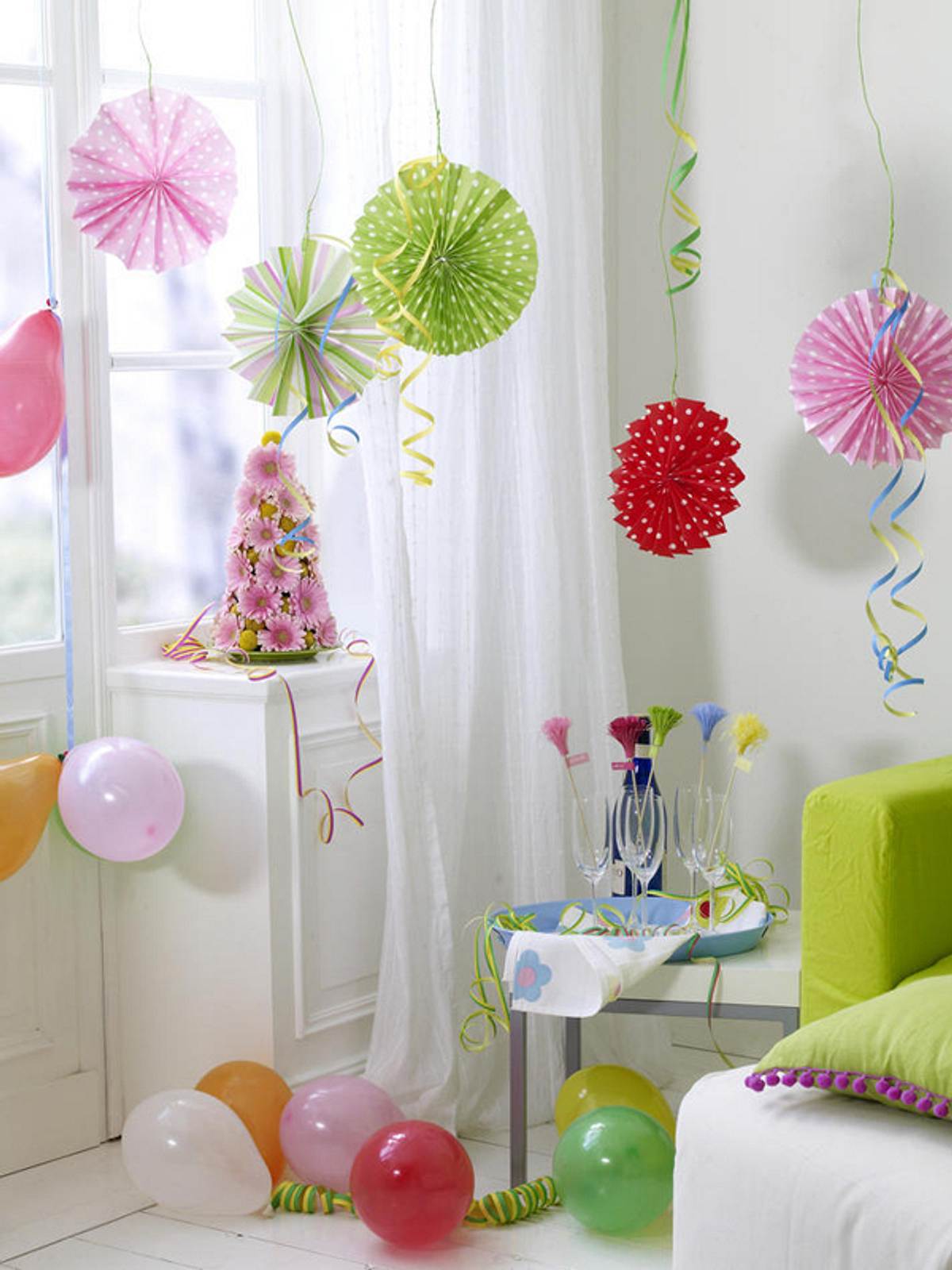 952326 gefaltete papierrosetten h