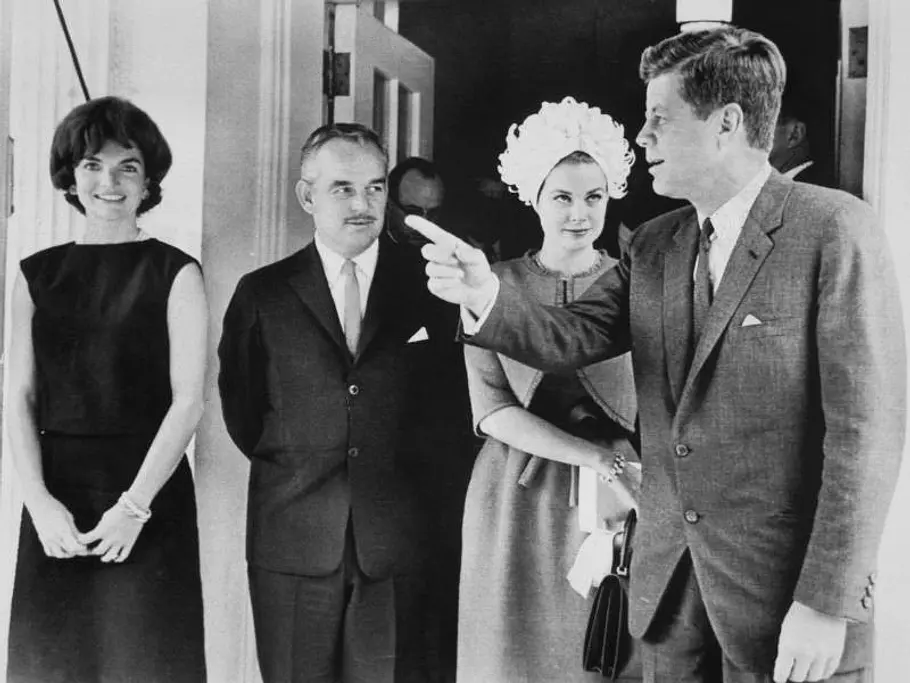 1961: High Society adel monaco1_800x600