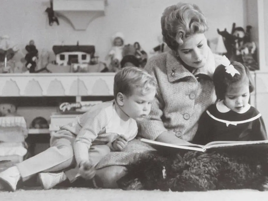 1961: Lesestunde adel monaco1_800x600