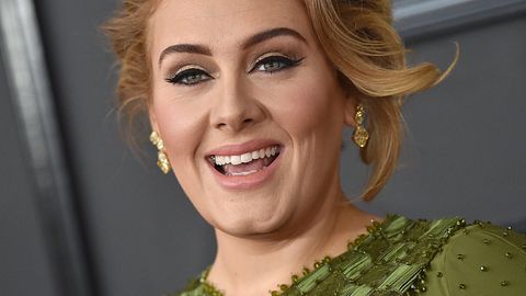 Adele im Bikini: SO hast du die Sängerin noch nicht gesehen - Foto: Axelle/Bauer-Griffin/FilmMagic/Getty Images