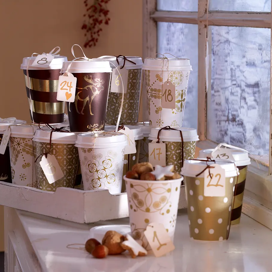 Kaffeebecher-Adventskalender basteln Kaffeebecher-Adventskalender