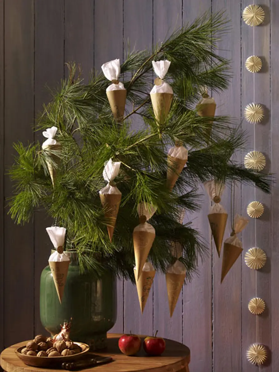 Einfach selbst basteln: Adventsbaum Adventsbaum