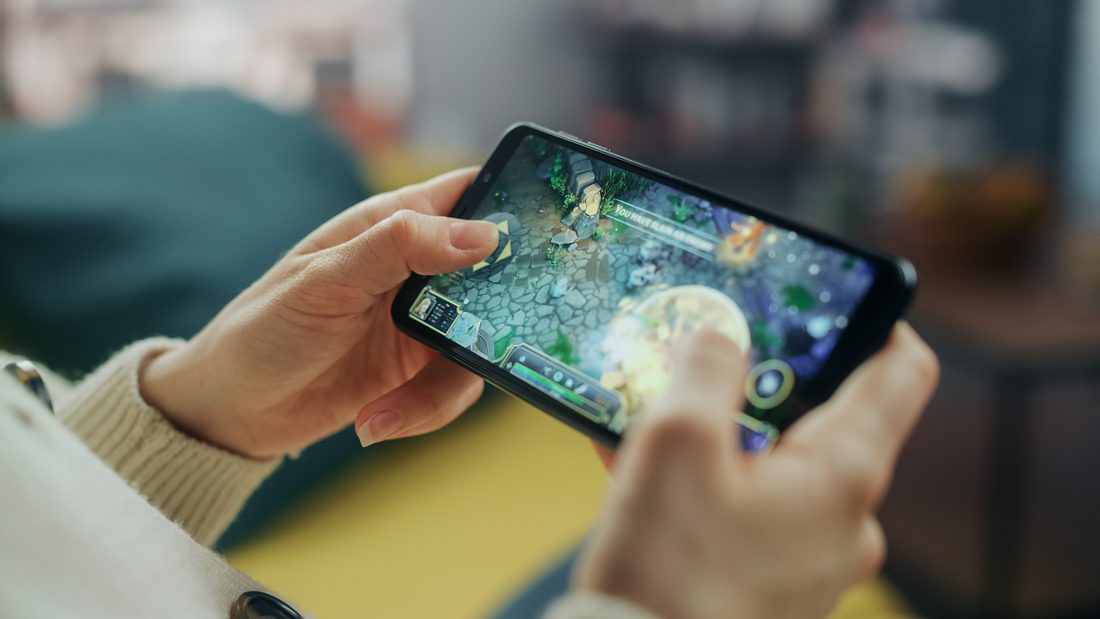 Das Jammern hat ein Ende: Diablo Immortal auf dem Smartphone macht es möglich. (Symbolbild) Das Jammern hat ein Ende: Diablo Immortal auf dem Smartphone macht es möglich. (Symbolbild)