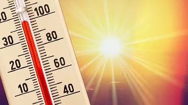 Sommer, Sonne und ein Thermometer - Symbolbild für Hitze. - Foto: Stadtratte/iStock Sommer, Sonne und ein Thermometer - Symbolbild für Hitze. - Foto: Stadtratte/iStock