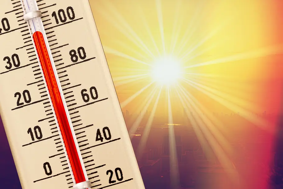 Alarmierende Sommer-Prognose! Die Situation ist eine Katastrophe Sommer, Sonne und ein Thermometer - Symbolbild für Hitze.