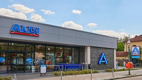  ALDI: Wegen diesem Promi-Mode-Schnäppchen rasten nun alle aus! - Foto: Mickis-Fotowelt/iStock