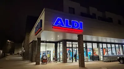 Eine Aldi-Filiale - Foto: IMAGO / Stephan Wallocha