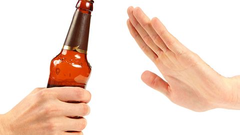 Eine Alkoholpause hat auf den Körper gleich mehrere positive Effekte. - Foto: iStock/ronstik