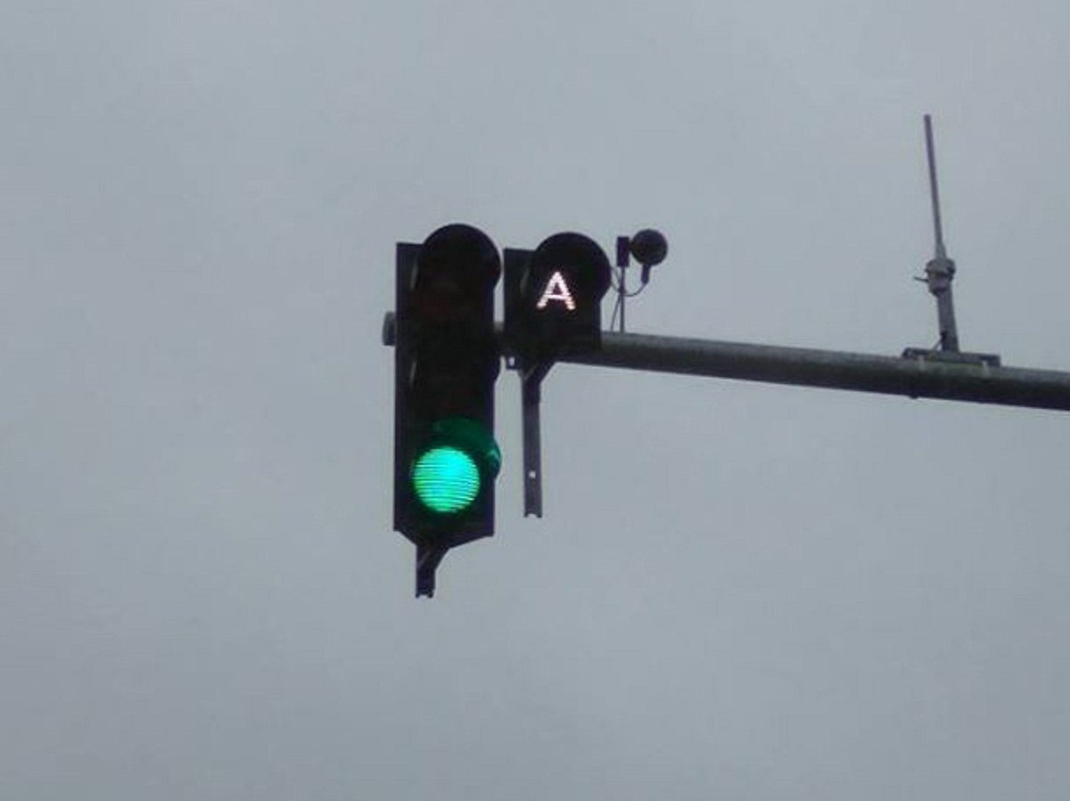 Was hat dieses A auf Ampeln zu bedeuten?