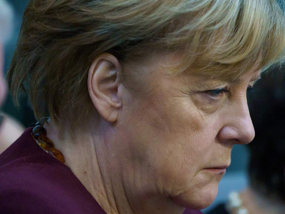Angela Merkels Ehemann verlässt mit gepackten Taschen die gemeinsame Wohnung. Ist Joachim Sauer ausgezogen?