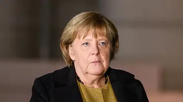 Angela Merkel wartet in diesen Tagen vergebens auf ein öffentliches Wort von Ehemann Joachim Sauer... - Foto: IMAGO / Eibner Angela Merkel wartet in diesen Tagen vergebens auf ein öffentliches Wort von Ehemann Joachim Sauer... - Foto: IMAGO / Eibner