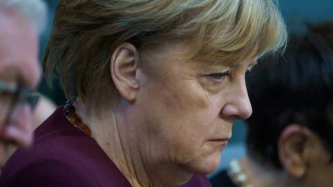 Altkanzlerin Angela Merkel traf eine Schicksalsentscheidung... Folgt jetzt etwa die bittere Reue? - Foto: IMAGO / Chris Emil Janßen