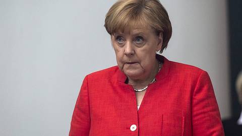 Angela Merkel muss die EU-Länder von ihrem Plan überzeugen. - Foto: imago images / POP-EYE