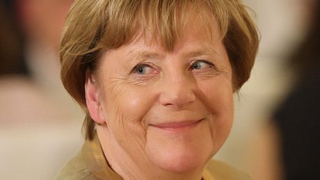 Angela Merkel hat eine besondere Vertraute in Beate Baumann. - Foto: Ian Vogler - Pool/Getty Images