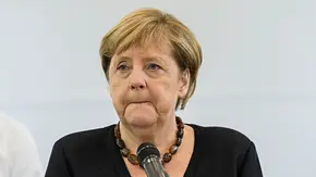 Angela Merkel: Trauriges Aus! - Foto: Thomas Lohnes / Freier Fotograf / Getty Images Europe Angela Merkel: Trauriges Aus! - Foto: Thomas Lohnes / Freier Fotograf / Getty Images Europe