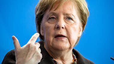 Angela Merkel spricht in TV-Interviews über das beschlossene Konjunkturpaket. - Foto: Getty Images