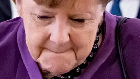 Angela Merkel: Was muss sie noch alles ertragen? - Foto: IMAGO / Emmanuele Contini Angela Merkel: Was muss sie noch alles ertragen? - Foto: IMAGO / Emmanuele Contini