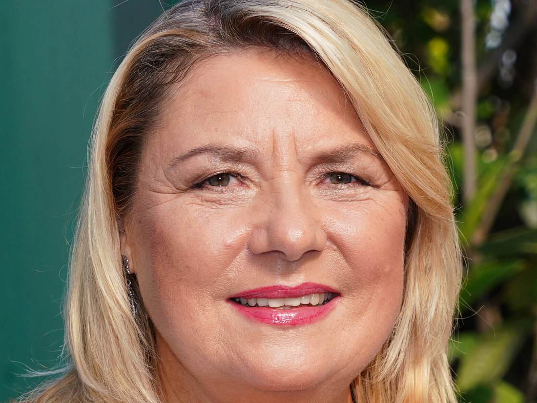 Angela Wiedl Trotz des schweren Verlustes kann Angela Wiedl wieder lachen...