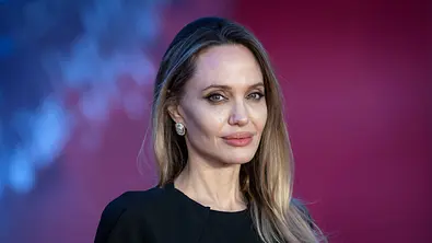 Angelina Jolie auf dem roten Teppich - Foto: IMAGO / Pacific Press Agency