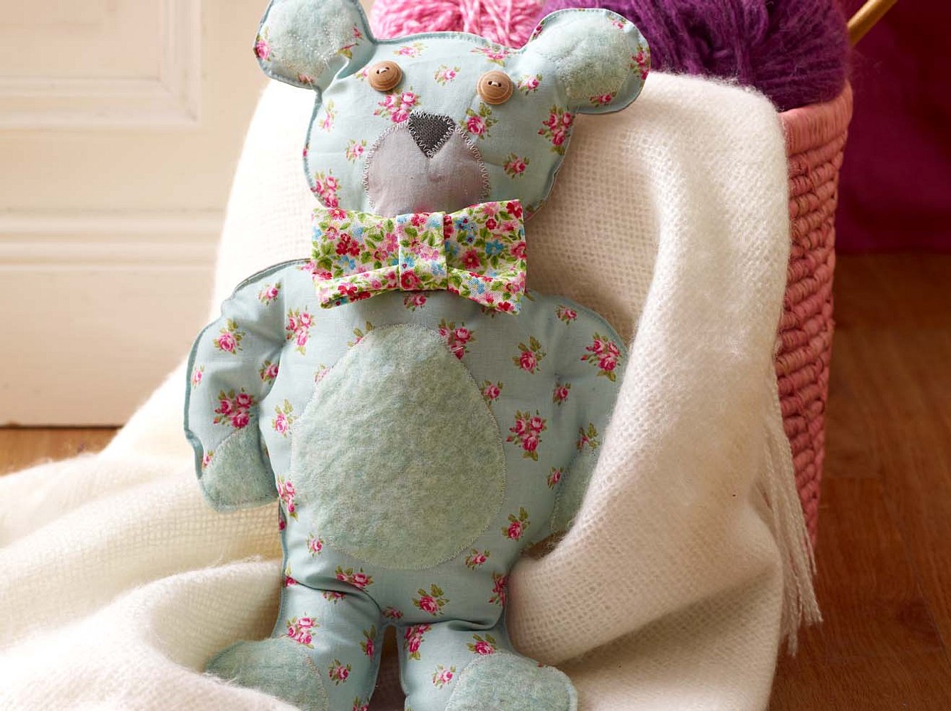 Unser Blümchen-Teddy sucht nach einem neuen Zuhause! Unser Blümchen-Teddy sucht nach einem neuen Zuhause!