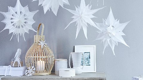 Diese Papiersterne sind auch nach Weihnachten noch ein Hingucker. - Foto: DECO & STYLE EXPERTS