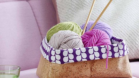 In diesem Körbchen macht sich nicht nur Wolle gut. - Foto: DECO & STYLE EXPERTS