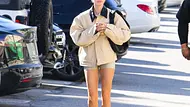 Anti Scheuer Shorts an einem Model auf der Straße - Foto: IMAGO / Cover-Images