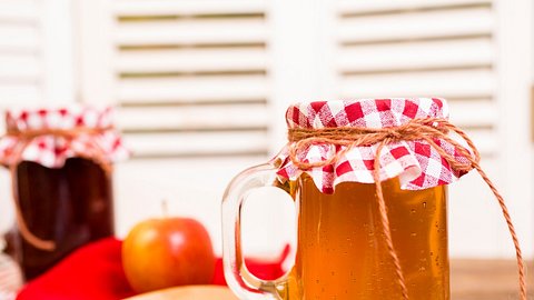 Apfelgelee-Rezept: Fertiges Gelee im Glas - Foto: fstop123/iStock
