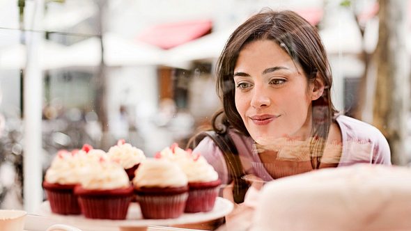 Natürliche Appetitzügler helfen, auf Süßigkeiten wie Cupcakes besser verzichten zu können - Foto: iStock