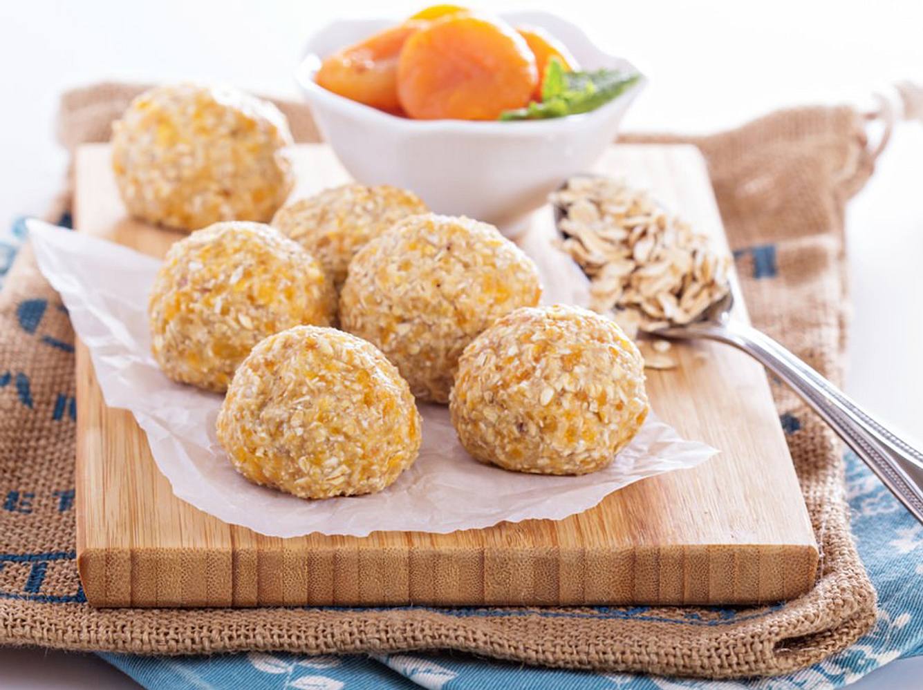 Aprikose ist eine Superfrucht: Im Energy Ball gibt sie Kraft.