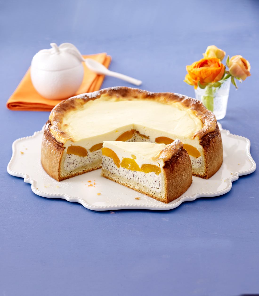 Aprikosen-Eierlikör-Kuchen mit Mohn Aprikosen-Eierlikör-Kuchen mit Mohn