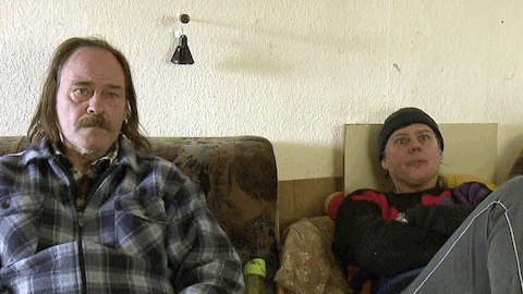 Heike und Achim leben in einer Ruine. - Foto: RTL2