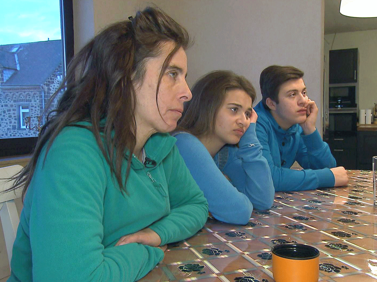 Wie schafft es die Familie von Reinhold und Maria aus den Schulden? Ein Imbiss soll die Familie aus den Schulden retten.