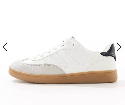 Stradivarius Weiße Sneaker mit brauner Sohle