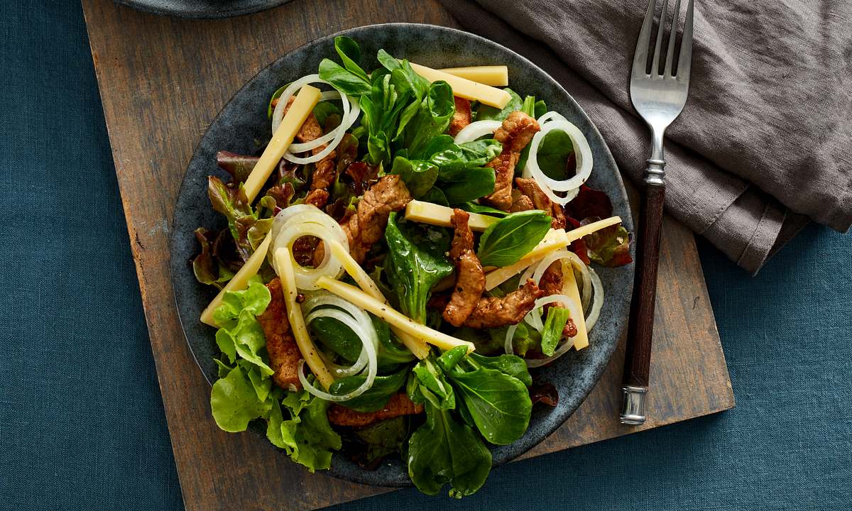 Atkins Diät: Rezept für Salat mit Schnitzelstreifen