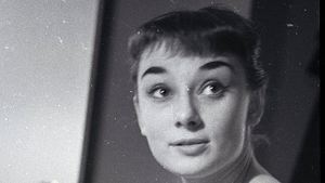 Audrey Hepburn: Nach drei Fehlgeburten kam endlich das Glück! - Foto: imago images / United Archives International