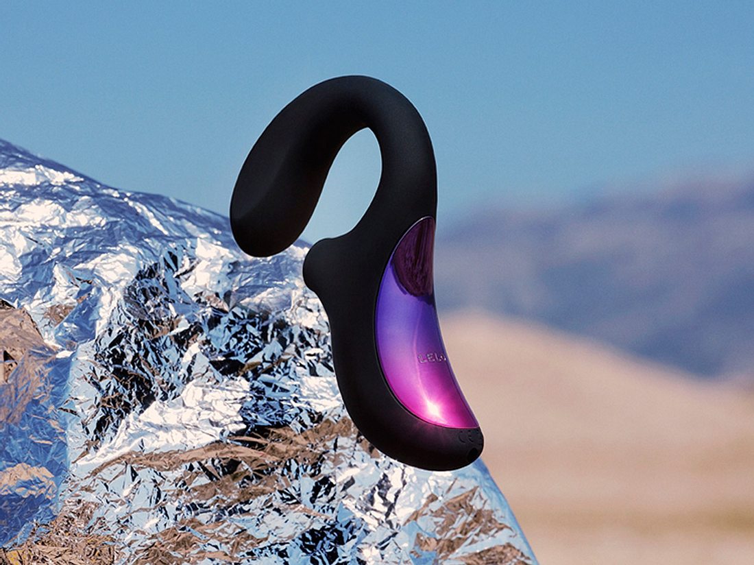 Der Enigma von Lelo ist ein Auflegevibrator, der doppelt stimuliert Der Enigma von Lelo ist ein Auflegevibrator, der doppelt stimuliert