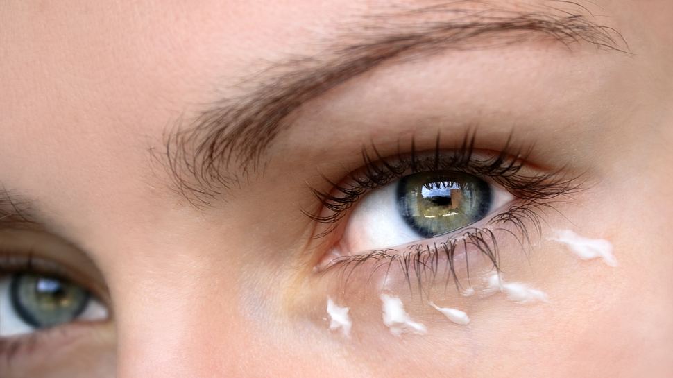 Augencreme Bestseller Amazon - Foto: istock/ Lambada