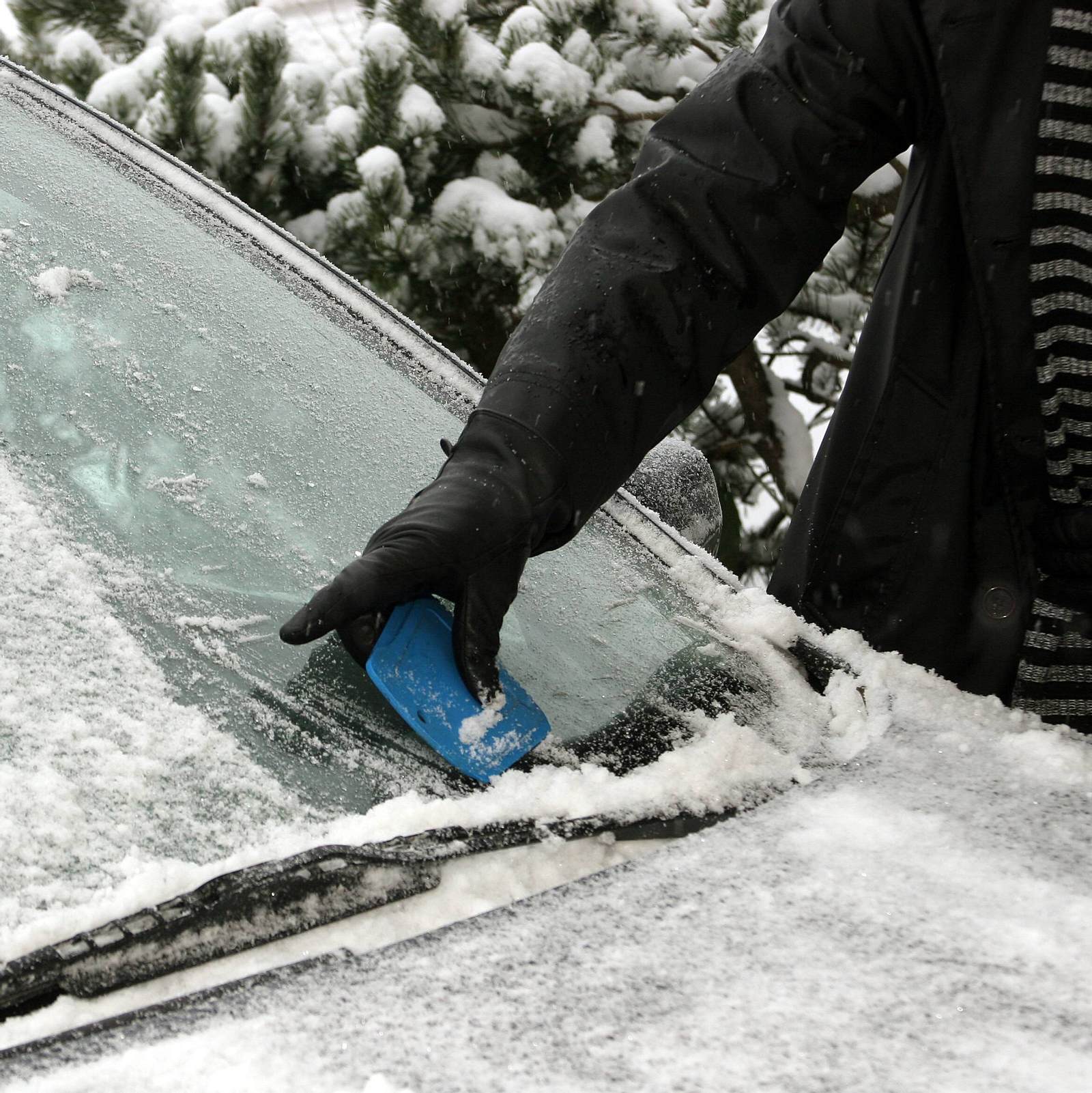 Tipps fürs Eiskratzen: So befreien Sie Ihr Auto schnell von Schnee und Eis  - Nachrichten aus Stuttgart - Zeitungsverlag Waiblingen