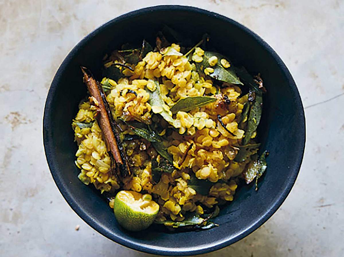 Dieses Rezept zeigt, wie schnell sich Ayurveda in den Alltag integrieren lässt. Das Curry ist im Nu zubereitet!