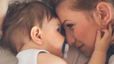 Du weißt noch nicht, ob du ein Baby willst? Vielleicht helfen dir diese 50 Gründe für ein Baby bei dieser Entscheidung. - Foto: iStock